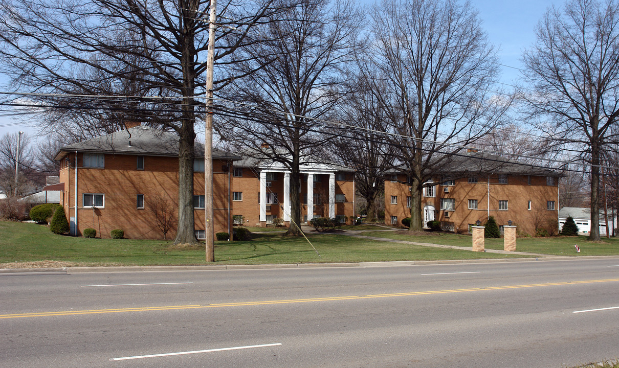 110-122 S Miller Rd in Akron, OH - Building Photo