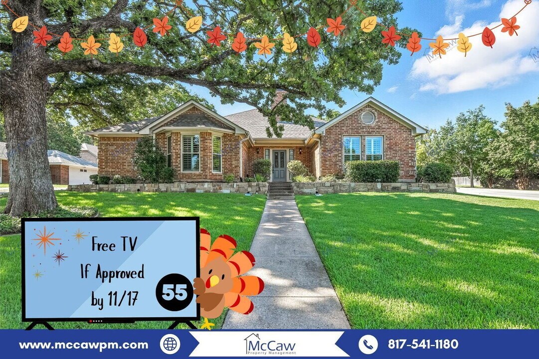 1 Creekmere Dr in Roanoke, TX - Building Photo