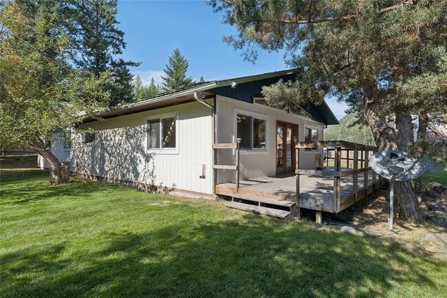 1627 Foothill Rd in Kalispell, MT - Foto de edificio - Building Photo
