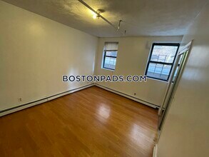 1258 Commonwealth Ave in Boston, MA - Foto de edificio - Building Photo