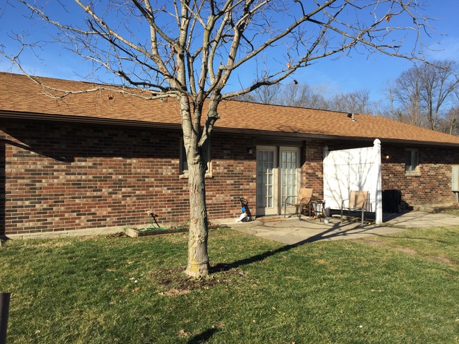 1306 Black Forest Dr in West Carrollton, OH - Building Photo - Building Photo