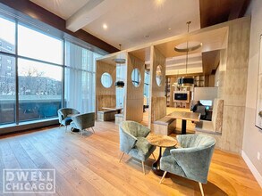 2301 N Lincoln Ave, Unit 1 in Chicago, IL - Building Photo - Building Photo