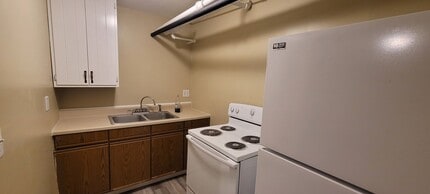 223 3rd St NW in Bemidji, MN - Foto de edificio - Building Photo