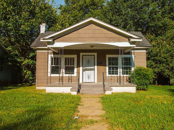 property at 612 26th St SW