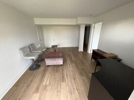 6 Miracle Trl in Brampton, ON - Building Photo