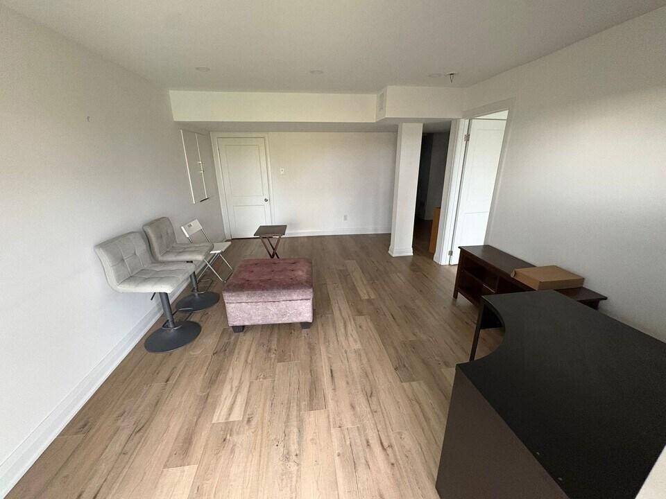 6 Miracle Trl in Brampton, ON - Building Photo