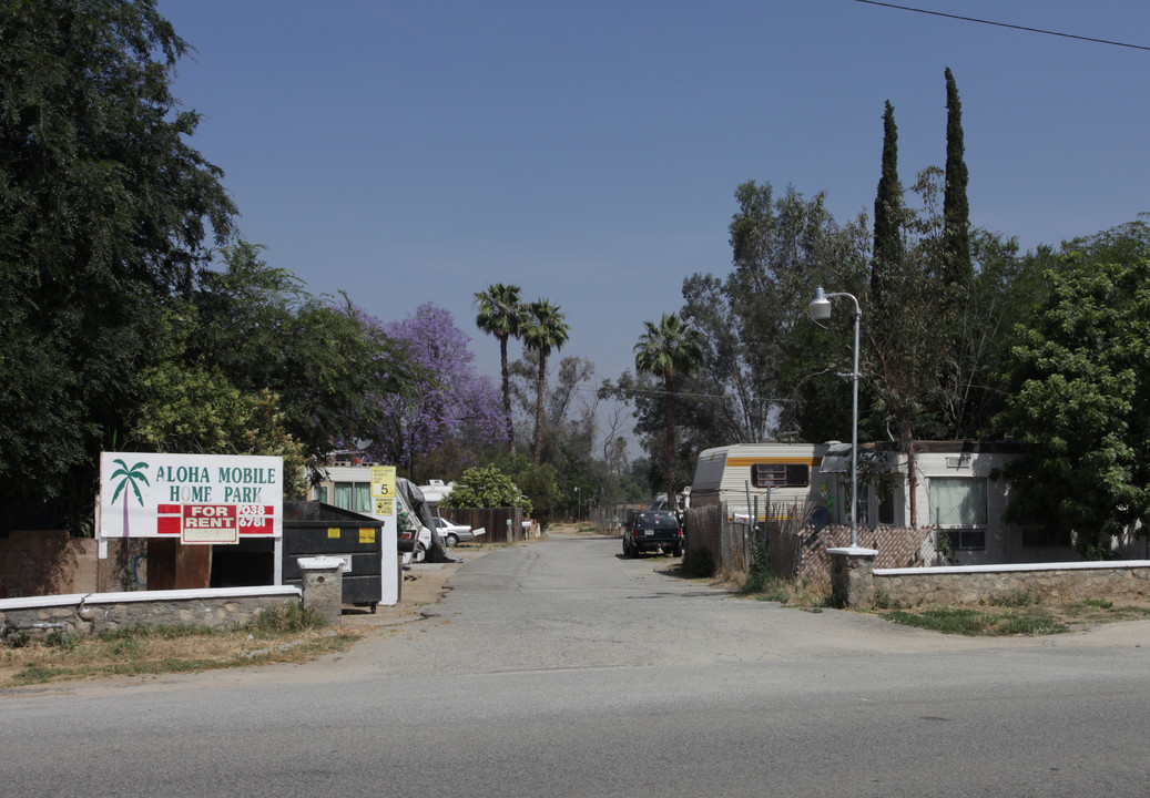 Mobile Home Park in Riverside, CA - Foto de edificio