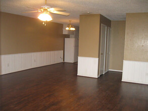2012 54th St in Lubbock, TX - Building Photo - Building Photo