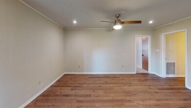 2309 Oxford St in Bryan, TX - Building Photo - Building Photo