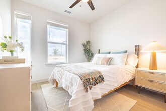 ThreeTwenty at the Vybe in Kyle, TX - Building Photo - Interior Photo