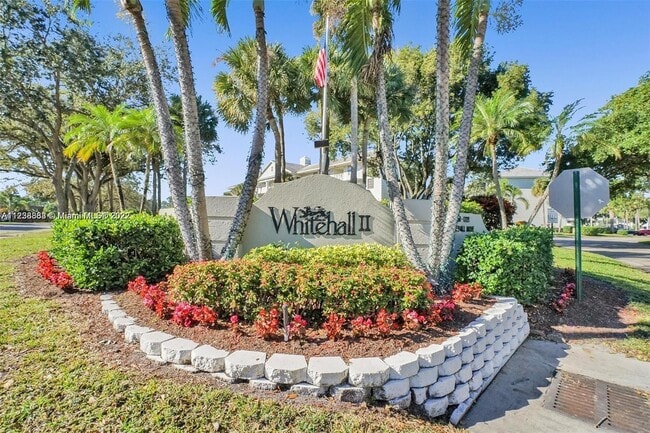 1715 Whitehall Dr, Unit 405 in Davie, FL - Building Photo - Building Photo