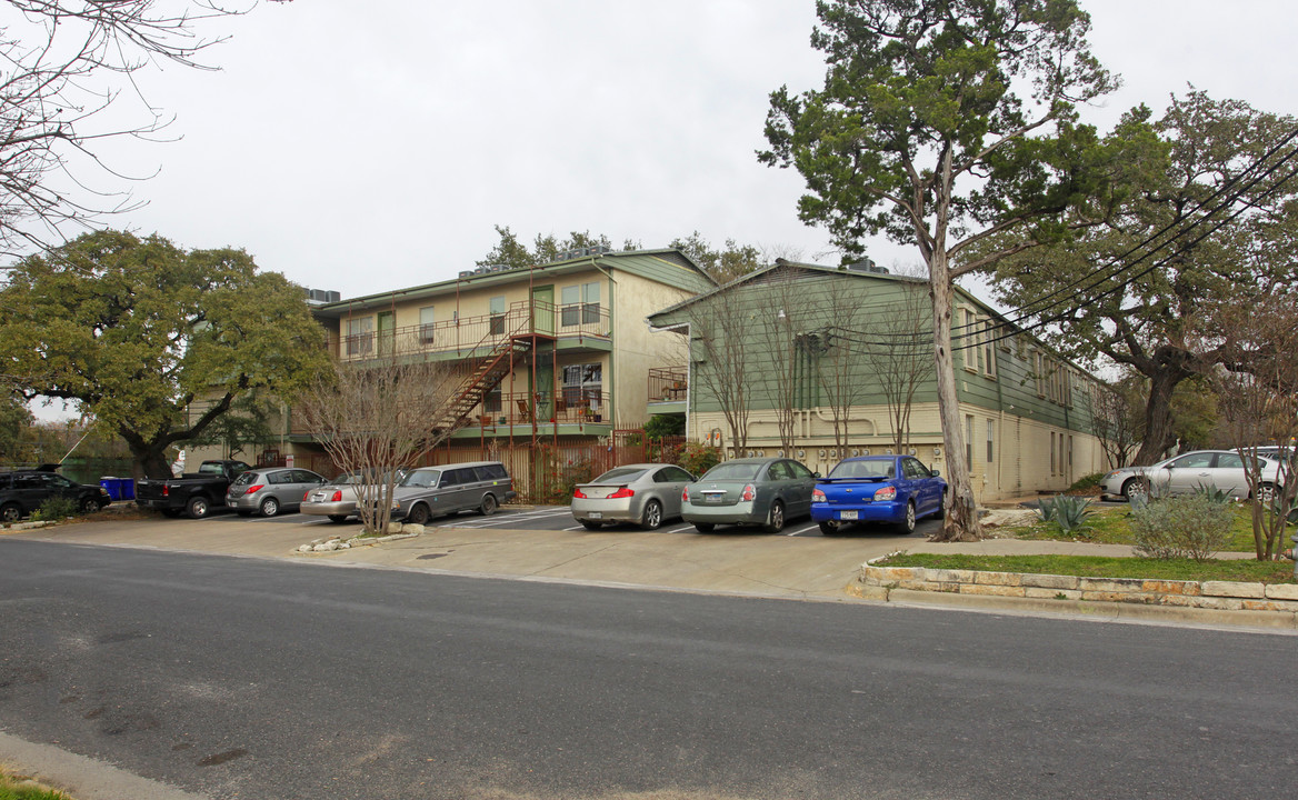 Courtyard in Austin, TX - Building Photo