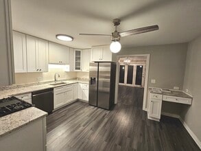 413 Stevens Ct in Grayslake, IL - Building Photo - Building Photo