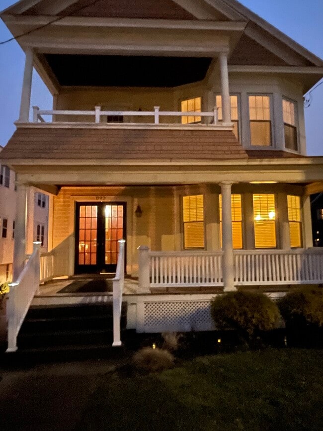 893 Park Ave, Unit #2 Second Floor in Albany, NY - Foto de edificio - Building Photo
