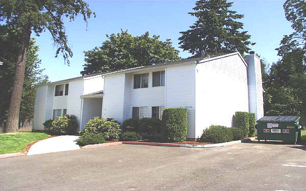 Golden Pines Apartments in Beaverton, OR - Building Photo - Building Photo