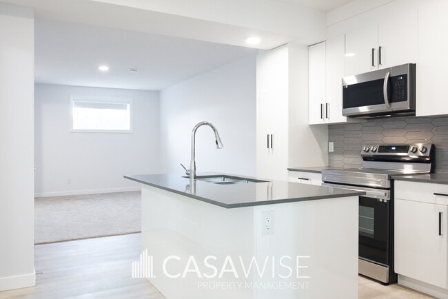 6531-6176 176 Ave NW in Edmonton, AB - Building Photo - Building Photo