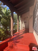 560 N Irving Blvd in Los Angeles, CA - Building Photo - Building Photo