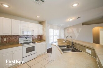 317 NE 7th Terrace in Cape Coral, FL - Building Photo - Building Photo