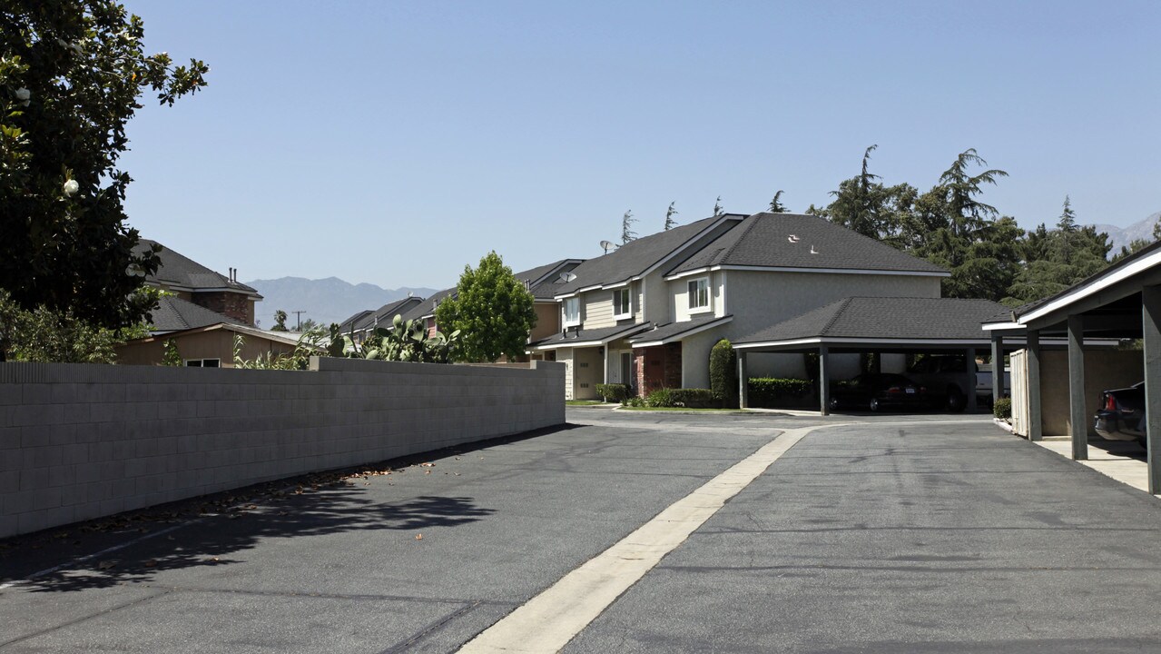 Mariposa Woods in Ontario, CA - Building Photo