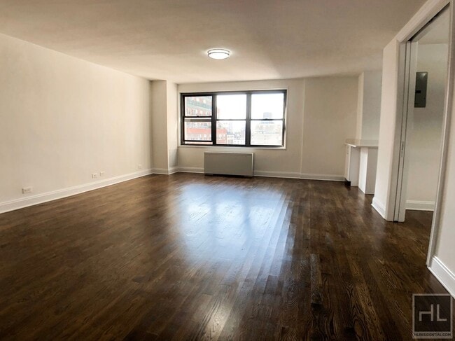 5 AVENUE in New York, NY - Building Photo - Building Photo