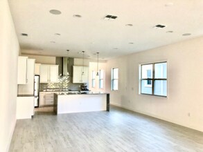 13172 Bromborough Dr in Orlando, FL - Foto de edificio - Building Photo