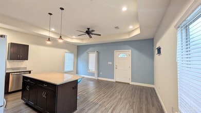 2010 W Gregory St in Pensacola, FL - Building Photo - Building Photo
