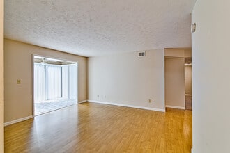 1102 Augusta Dr in Marietta, GA - Building Photo - Building Photo