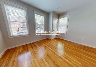 568 Green St, Unit 1 in Cambridge, MA - Building Photo - Building Photo