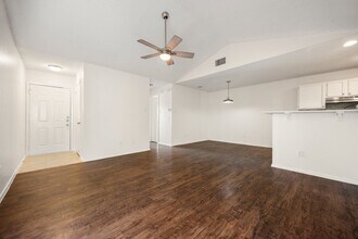 8204 West Gate Blvd in Austin, TX - Building Photo - Building Photo