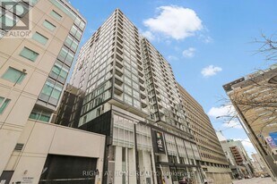 199 Slater St. in Ottawa, ON - Building Photo
