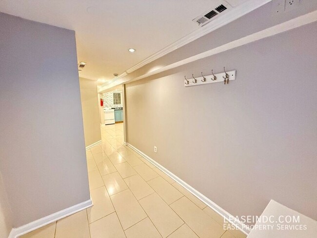 1207 6th St NE in Washington, DC - Building Photo - Building Photo