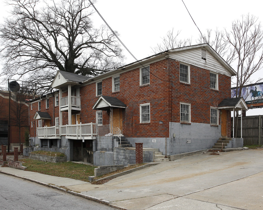 696 SE Hank Aaron Dr in Atlanta, GA - Foto de edificio