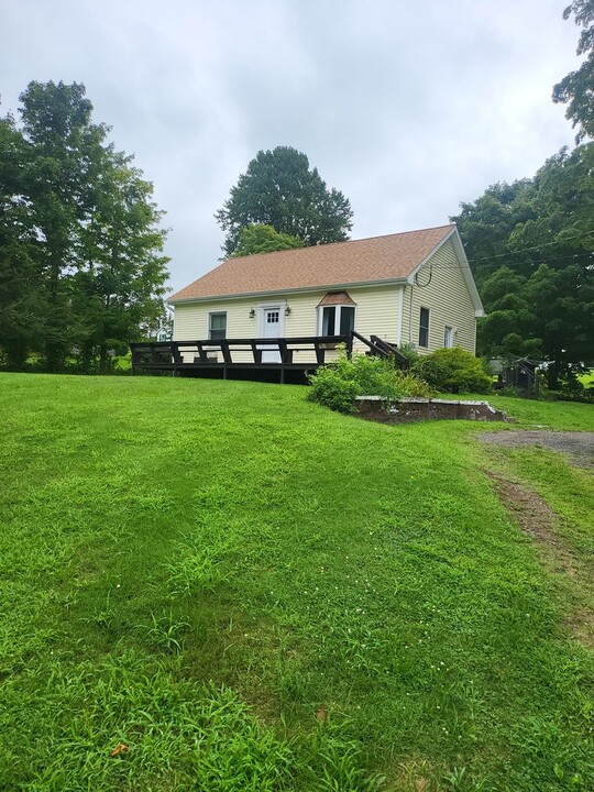 12 Way Rd in Middlefield, CT - Building Photo