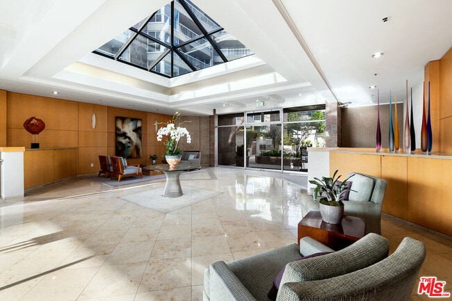 515 Ocean Ave in Santa Monica, CA - Building Photo - Building Photo