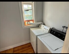 68 Willow Ave, Unit 1 in Somerville, MA - Building Photo - Building Photo