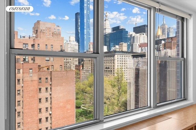 32 Gramercy Pk S in New York, NY - Building Photo - Building Photo