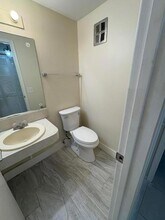 51 Waltham E in West Palm Beach, FL - Building Photo - Building Photo