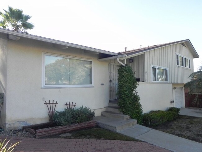 5790 Severin Dr in La Mesa, CA - Building Photo - Building Photo