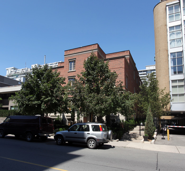 180 Merton St in Toronto, ON - Building Photo