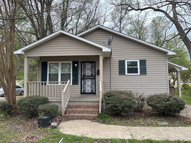 property at 407 S Washington Ave