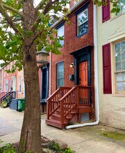 1011 Hollins St in Baltimore, MD - Building Photo - Building Photo