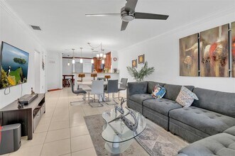 132 NW 98th Terrace in Plantation, FL - Building Photo - Building Photo