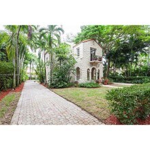 1109 Ferdinand St in Coral Gables, FL - Building Photo - Building Photo