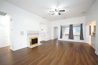 8506 Willancy Ln in Houston, TX - Building Photo - Building Photo