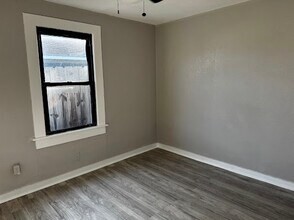 233 Blevins St in Corpus Christi, TX - Building Photo - Building Photo