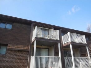 3920 Ridge Lea Rd, Unit C in Buffalo, NY - Building Photo - Building Photo