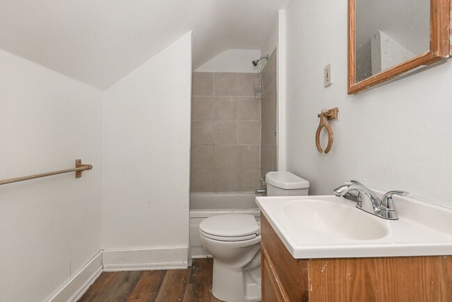 3372 Sutton Rd in Shaker Heights, OH - Building Photo - Building Photo