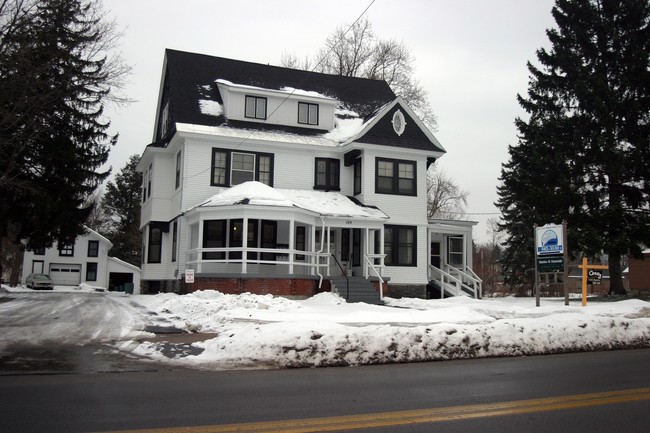 189 S First St in Fulton, NY - Foto de edificio - Building Photo