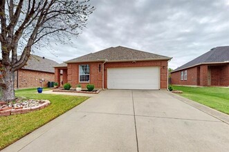 1936 Silver Leaf Dr in Little Elm, TX - Building Photo - Building Photo