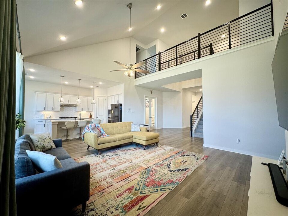 422 Billowing Way in Kyle, TX - Building Photo